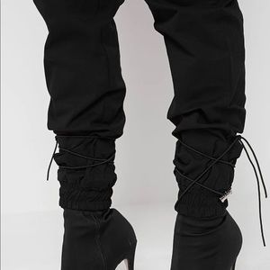 Cargo pants with bungee cord.